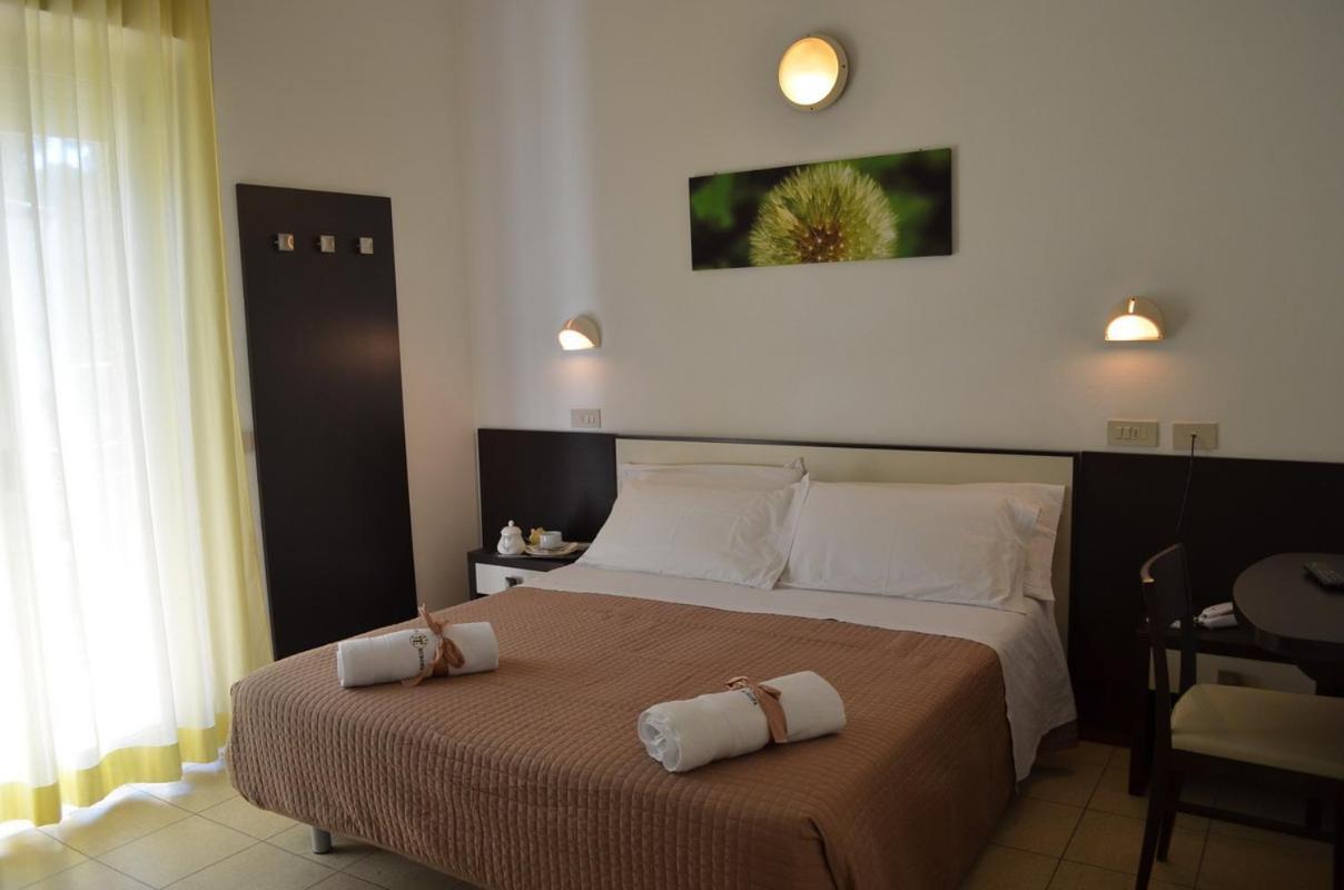 Hotel Europa Милано Мартима Стая снимка